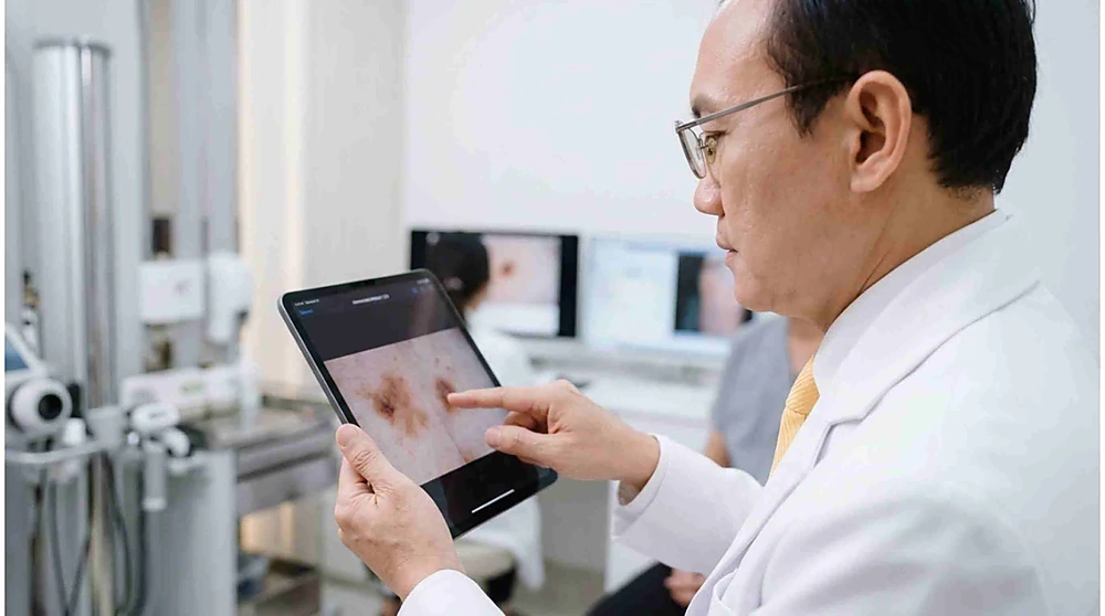 BSCKII Trương Lê Đạo thăm khám tại Anh Mỹ Clinic