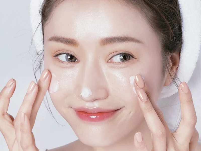 Thuốc bôi là một phương pháp để kiểm soát dầu trên da