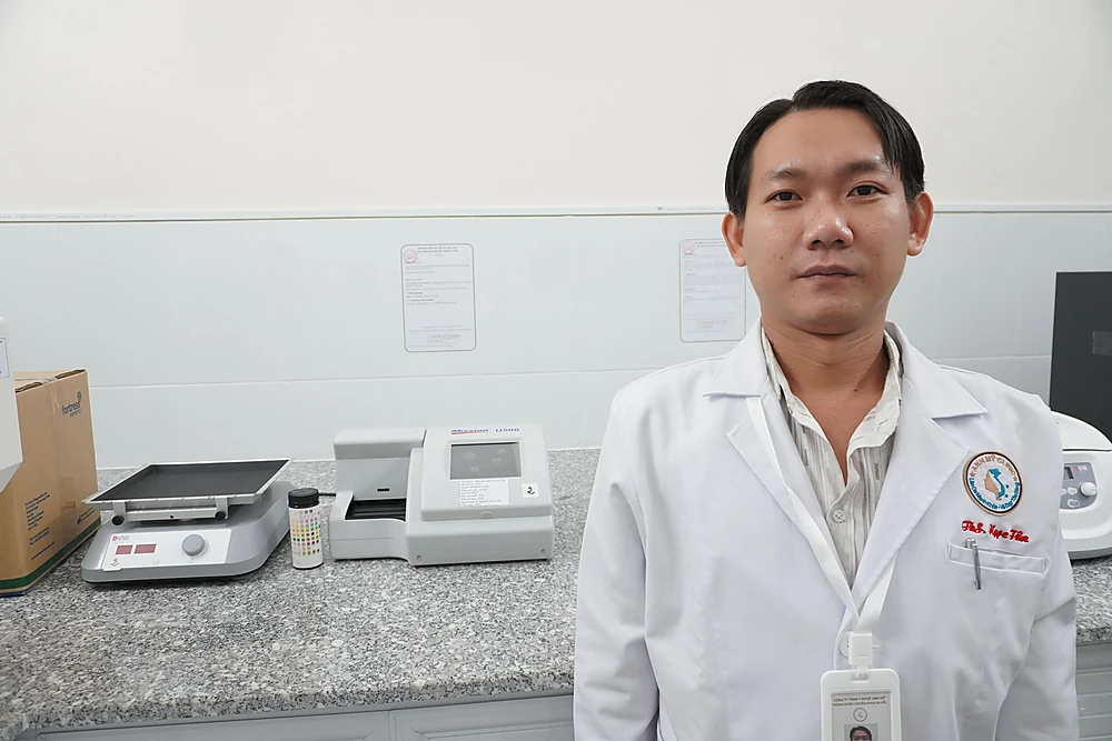 Máy xét nghiệm nước tiểu
